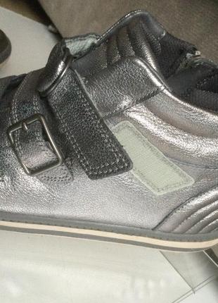 Бомбезные кожаные кроссовки известного английского бренда clarks6 фото