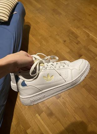 Кросівки adidas