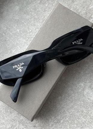Солнцезащитные очки прада prada черные1 фото