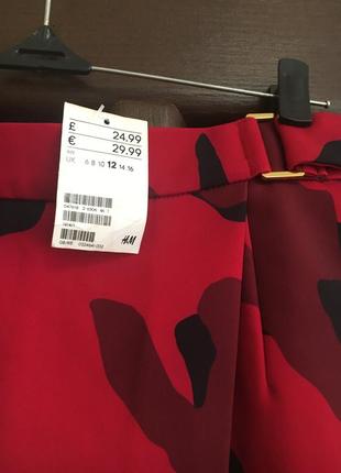 Эффектная красная юбка с запахом.3 фото