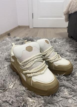 Чоловічі кросівки zara