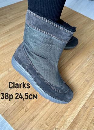 В ідеальному стані замшеві дутики clarks