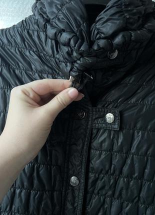 Легенька чорна куртка2 фото