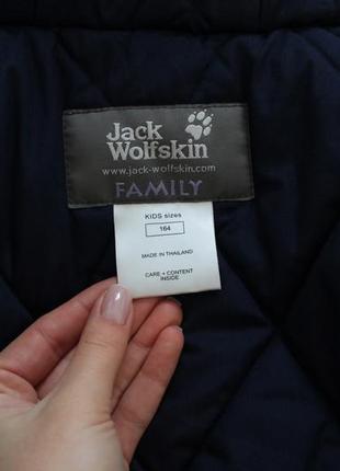 Теплящая зимняя куртка jack wolfskin синего цвета8 фото