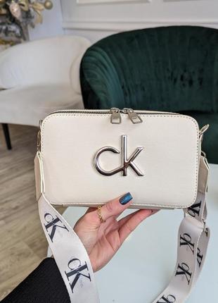 Женская сумка кросс-боди calvin klein кельвин кляйн молочная через плечо