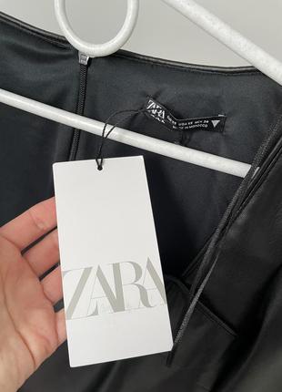 Новое платье под кожу zara на запах с декольте экокожа3 фото