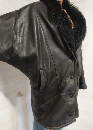 Тепла шкіряна куртка з натуральним хутром2 фото