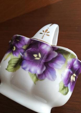 Корзиночка фарфоровая с ручкой "фиалки"