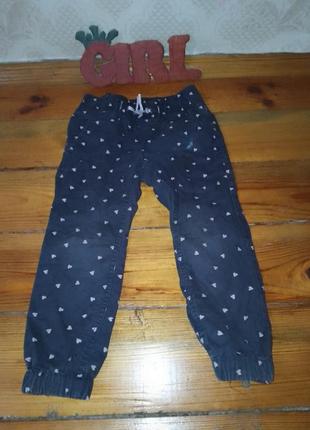 Теплые брюки на девочку с сердечками