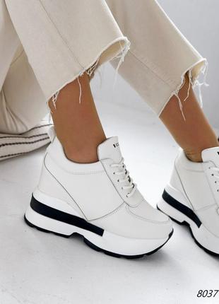Модні білі жіночі весняні кросівки на танкетці,на високій підошві,еко шкіра,демісезон.весна,осінь9 фото