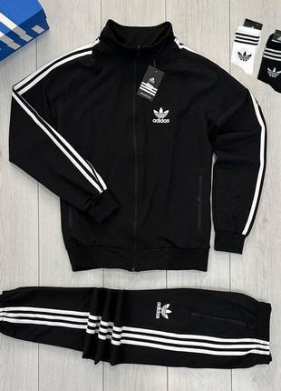 Мужской спортивный костюм adidas