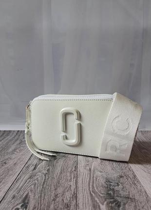 Кожаная сумка marc jacobs белого цвета3 фото