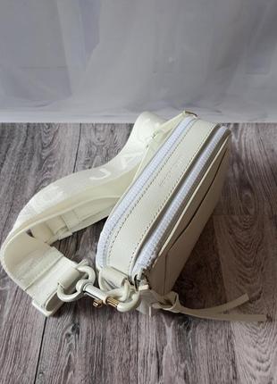 Кожаная сумка marc jacobs белого цвета4 фото