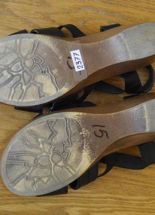 Босоніжки-маломерки кожзам розмір пише 42, але вони на 41 sylvine3 фото