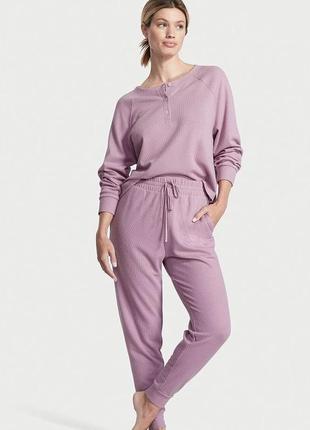 Піжама glow waffle henley jogger victoria's secret  рожева3 фото