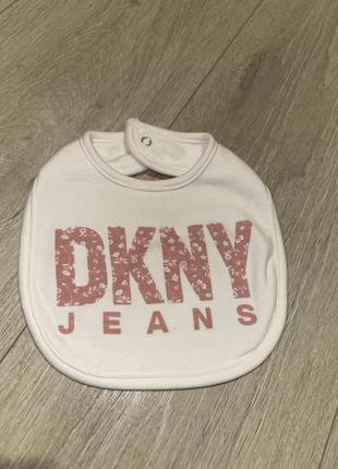 Слюнявчик dkny jeans 0-3m оригінал