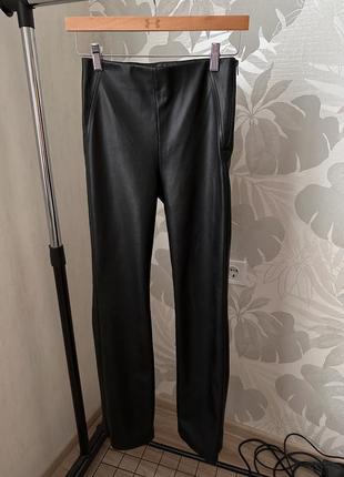 Утепленные укороченные леггинсы кожаные zara