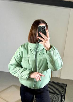 Куртка из матовой плащевки на синтепоне укороченная свободная курточка серая зеленый бомбер теплая стеганая демисезонная трендовая стильная