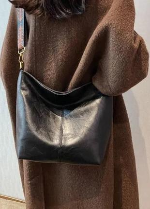 Стильна чорна жіноча сумка на плече через плече крос боді шопер екошкіра4 фото