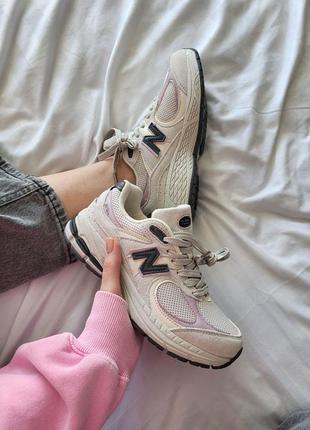 New balance 2002r beige pink