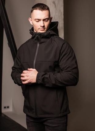 Чорна куртка soft shell на флісі9 фото