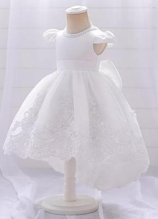 Белое пышное красивое платье со шлейфом на 1 рочек5 фото