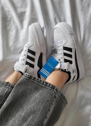 Adidas forum low white black