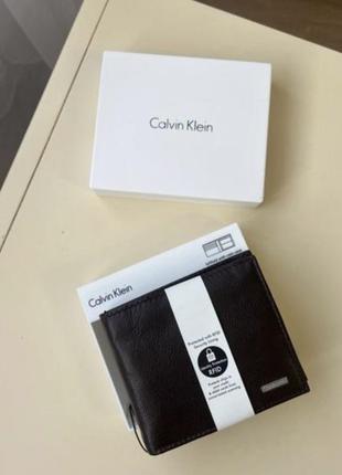 Кошелек коричневый calvin klein