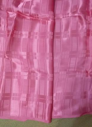 Отрез атласной ткани розового цвета1 фото