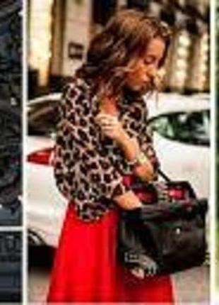 Amisu германія блуза, блузка топ шифонова зі шнурівкою на грудях принт леопард із баскою10 фото