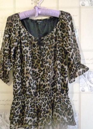 Amisu германия блуза, блузка топ шифоновая с шнуровкой на груди принт леопард с баской1 фото