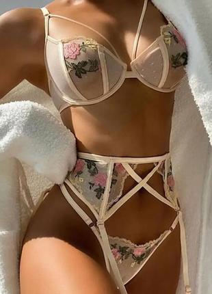 Комплект нижнего белья, бельевой комплект, набор нижнего белья, кружевное белье, нижнее женское белье,