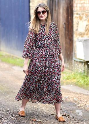 Фантастическое новое шифоновое платье в цветочный принт1 фото
