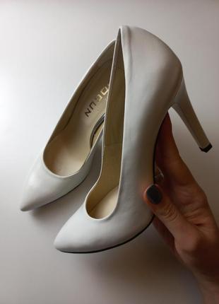 Туфли женские белые (9091)