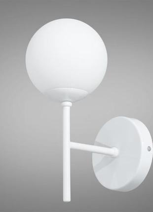 Стильний настінний світильник lq7046/1w wh