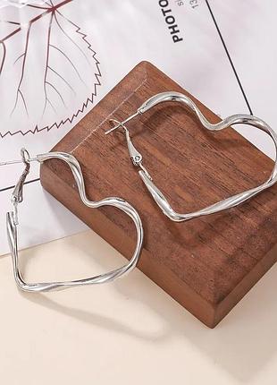 Серьги крученые сердца