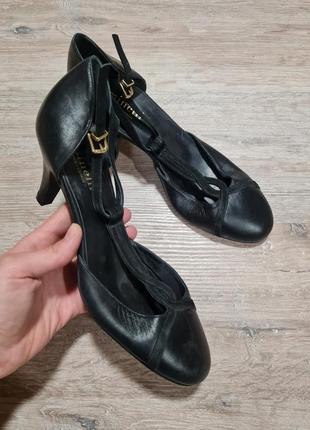 Кожаные туфли босоножки на каблуке minelli1 фото