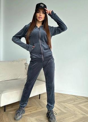 Женский велюровый спортивный костюм