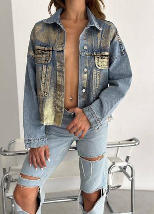 Трендова жіноча джинсова куртка з відблиском
