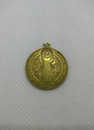 Винтажный медальон из великобритании1 фото
