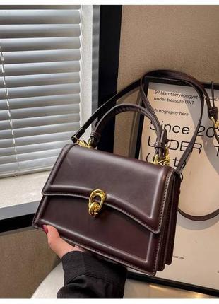 Женская стильная сумка, сумка плотная, трендовая, вечерняя, маленькая, сумка из эко-кожи, кожанная на лето9 фото