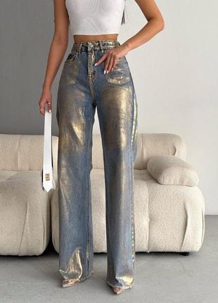 Широкие женские трендовые яркие джинсы с блестящим напылением