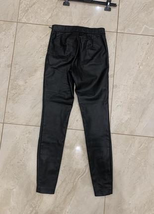 Кожаные брюки лосины скинни zara черные базовые6 фото