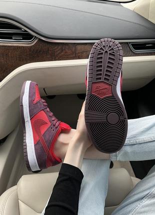 Круті жіночі кросівки nike sb dunk low cherry вишневі6 фото