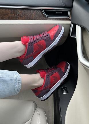 Круті жіночі кросівки nike sb dunk low cherry вишневі9 фото