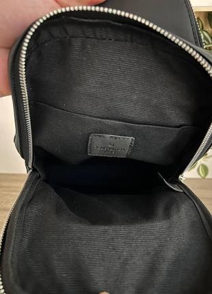 Мужская сумка слинг луи витон нагрудная туристическая louis vuitton кожаная через плечо деловая сумка черная5 фото