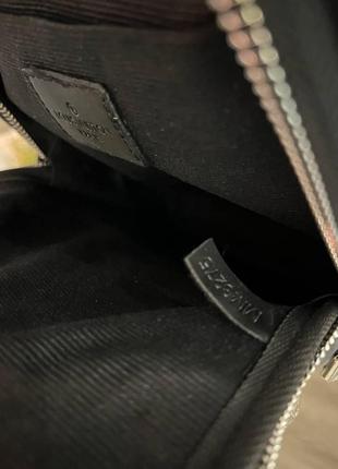 Мужская сумка слинг луи витон нагрудная туристическая louis vuitton кожаная через плечо деловая сумка черная3 фото