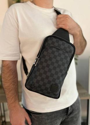 Мужская сумка слинг луи витон нагрудная туристическая louis vuitton кожаная через плечо деловая сумка черная10 фото