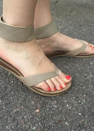 Шкіряні босоніжки next р. 39