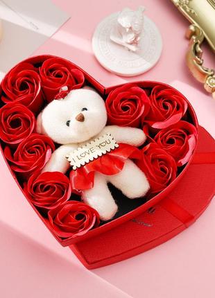 М'яка іграшка ведмедик з милом трояндочками ручної роботи в подарунковій коробочці у формі серця на 14 лютого